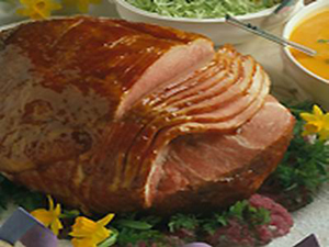 Baked Ham with Honey-Apricot Glaze | Prairie Fresh®