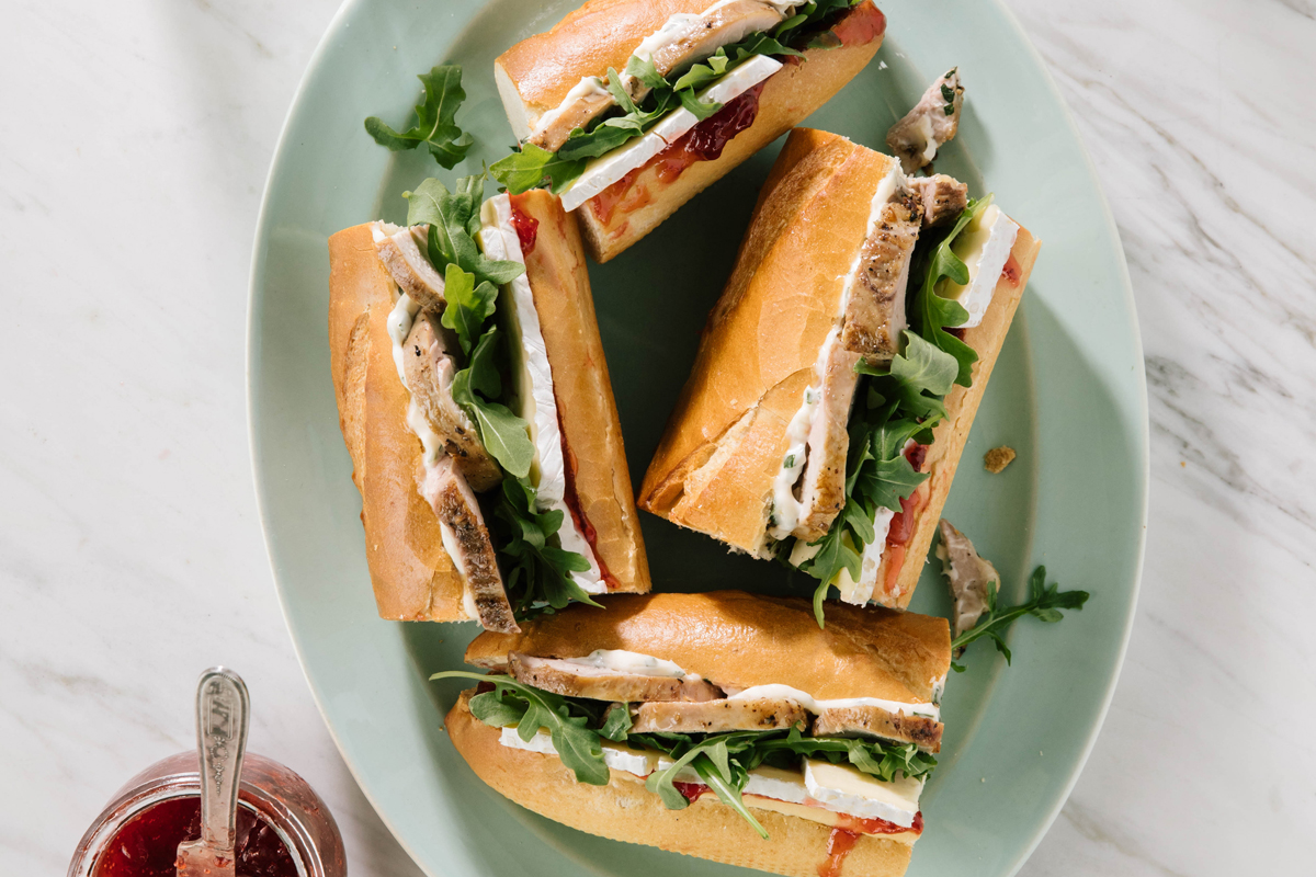 Strawberry Basil Roasted Pork Tenderloin Sandwich | Prairie Fresh®