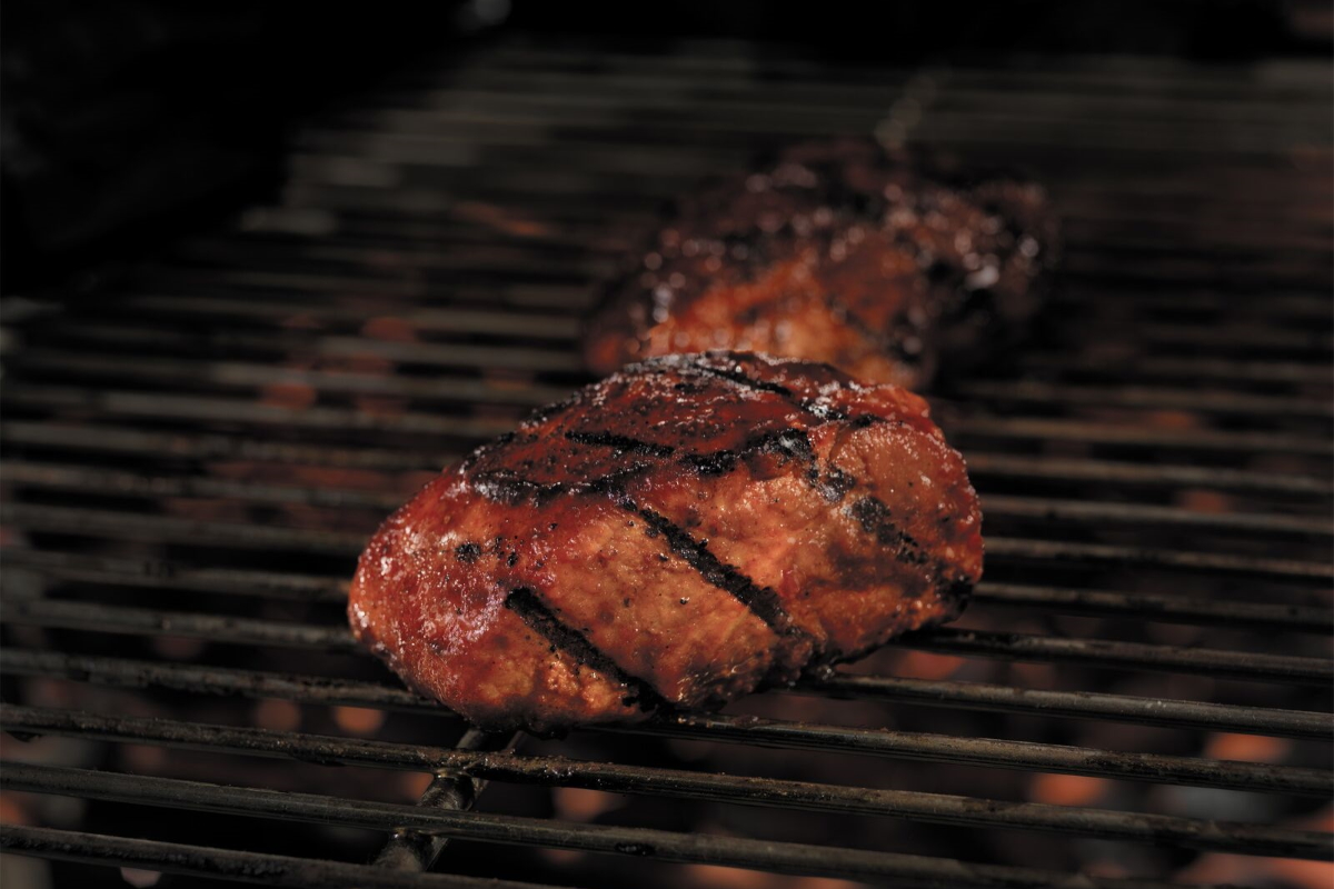 Double Smoky Ribs with Bacon-Bourbon BBQ Sauce | Prairie Fresh®