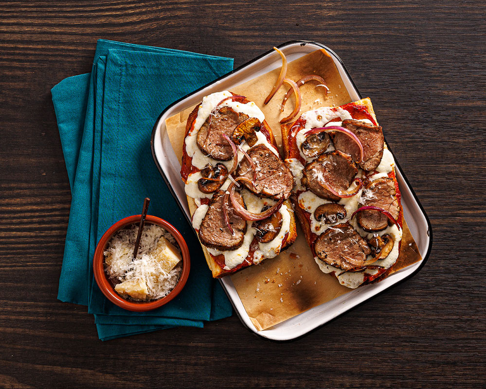 Garlic Bread Pork Pizza | Prairie Fresh®