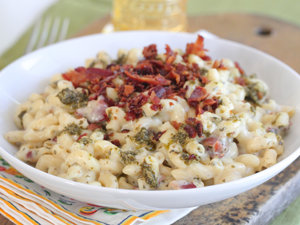 Bacon Pesto Mac & Cheese | Prairie Fresh®
