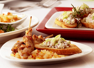 Ham, Gorgonzola and Pear Crostini | Prairie Fresh®