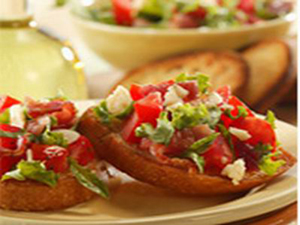 Bacon Lettuce and Tomato Bruschetta | Prairie Fresh®