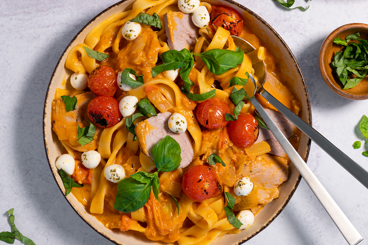 Margherita Pork Pasta with Fresh Cherry Tomato Sauce, Basil and Mozzarella | Prairie Fresh®