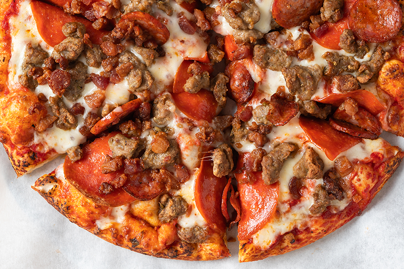 Grilled Pepperoni & Bacon Pizza | Prairie Fresh®