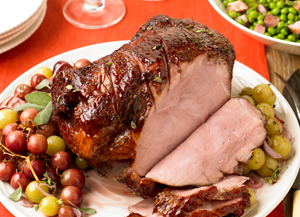 Thyme-Basted Ham with Roasted Grapes | Prairie Fresh®