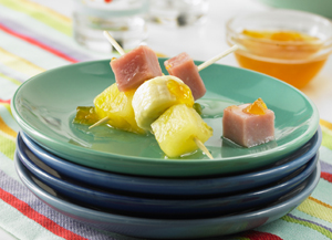 Peachy Ham Kabobs | Prairie Fresh®