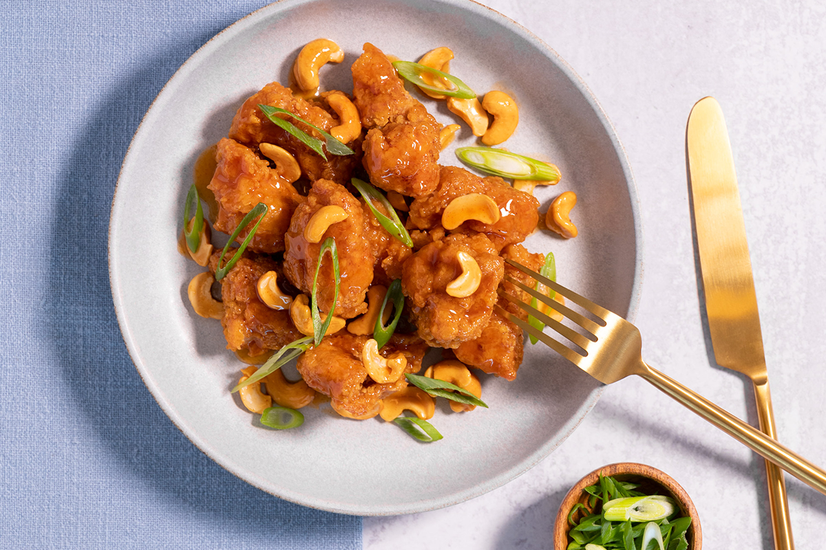 Cashew Pork With Sweet Asian Chili Sauce | Prairie Fresh®